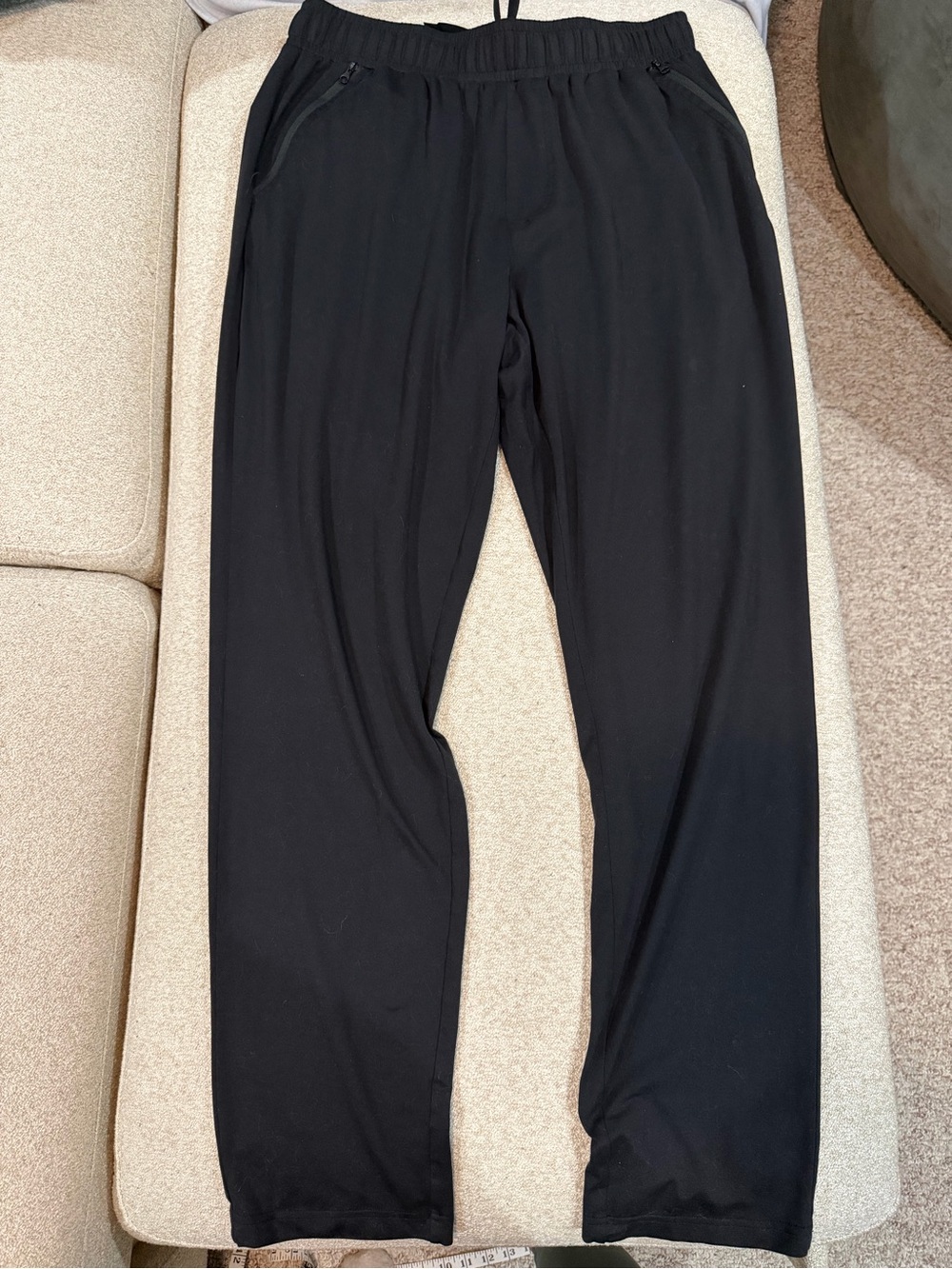 ALO Yoga Men’s Black Athletic Joggers - Picture 2 of 7